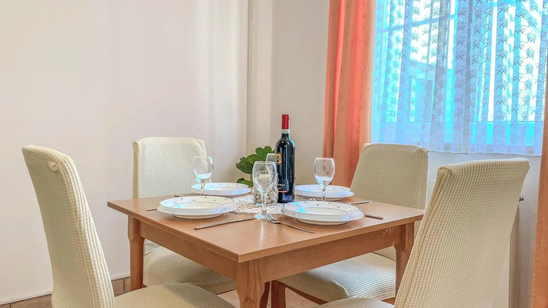 Apartments Lucy Medulin 0*,  Croatia
